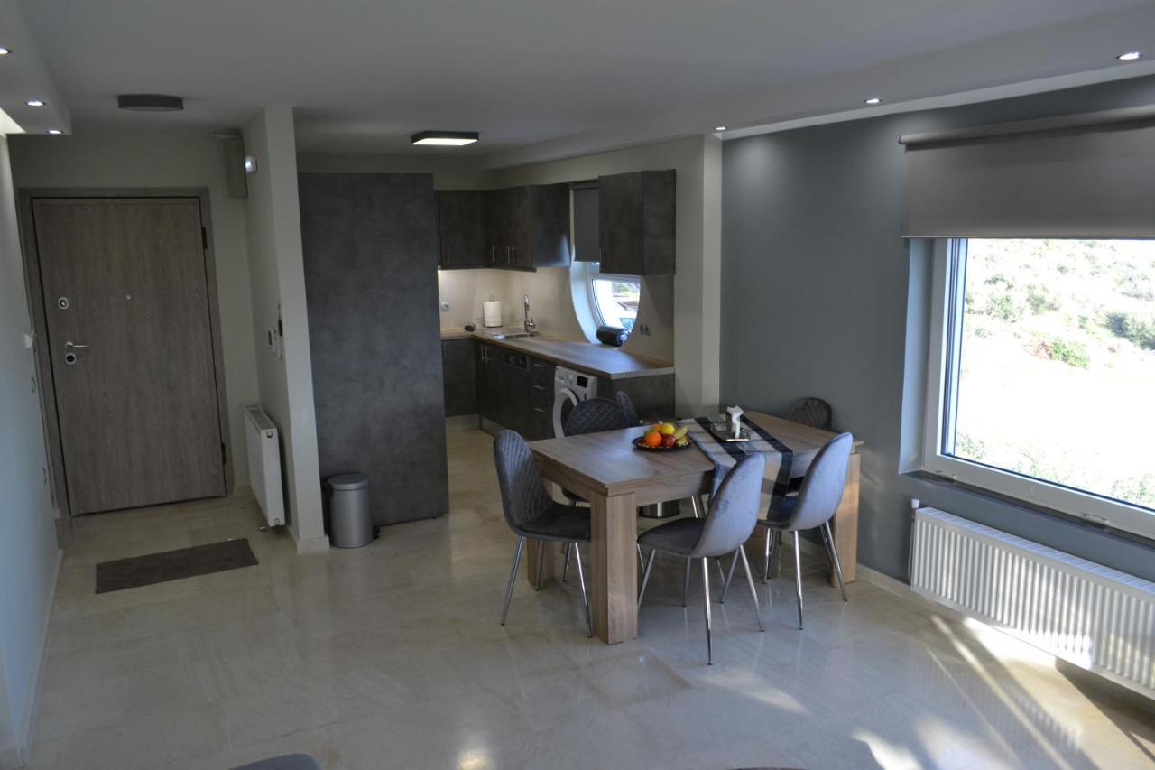 Stergiou Luxury Apartments With Shared Pool Anavyssos Eksteriør billede